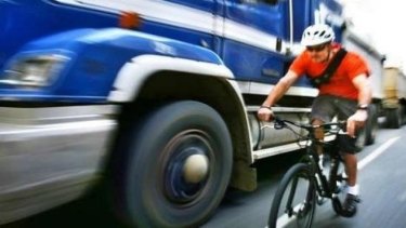 Cyclists have complained of being ignored by police when trying to report breaches of the one-metre passing rule.