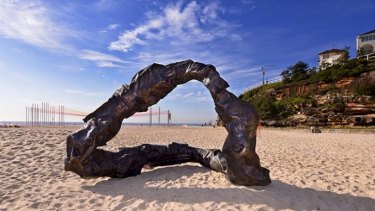 Peter Lundberg's Ring sculpture won the Sculpture by the Sea Prize 2014.