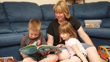 Jenny Watson gained new tools to help her children Hayden and Amber read during a study by the University of Sydney.