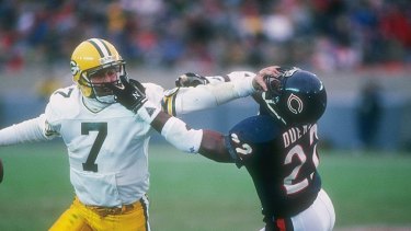 Hard knocks ... Duerson playing for the Chicago Bears in November, 1988.