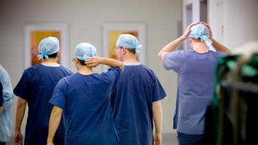 Most surgeons manage a professional relationship with their colleagues, despite the high-pressure environment in which they work.