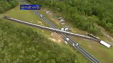 tilt cardwell crash train queensland following trains probe halted seen semi trailer november 2008 north near