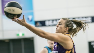 Melbourne's Kelly Bowen makes two of her seven points.