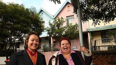 ''It resembles bush living'' ...  historian Heidi Norman surveys Walker Street, Redfern, with Lesley Townsend, whose grandparents bought a house there in the 1950s.