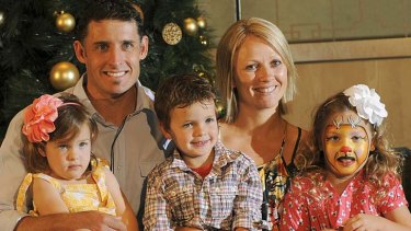 Mike Hussey with wife ife Amy and children Jasmine , William and Molly in 2009.
