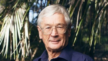 Entrepreneur Dick Smith supported Sustainable Population Australia.
