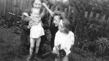 Elizabeth with Sarah and Joyce with Susan, in a photo found by Swingler.