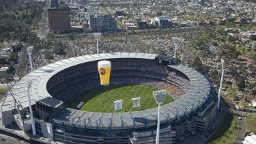Public health experts have slammed the Australian Communications and Media Authority for failing to close a loophole allowing alcohol and gambling ads to be shown during sporting events. 