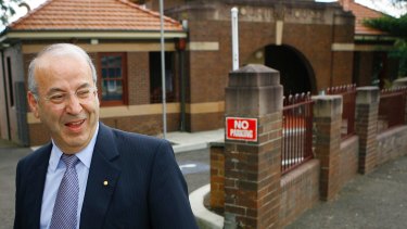 In 2008, Obeid was found guilty in Ryde Local Court of using a hand-held mobile phone when driving in a school zone and was fined $350.