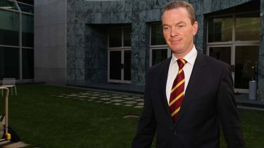 "The more autonomous a school, the better the outcomes for students": Christopher Pyne.