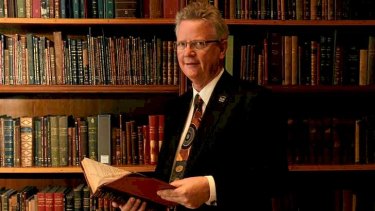 State librarian Alex Byrne has reversed his plans to alter the Mitchell Library after receiving a petition.
