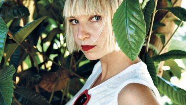 Australian songwriter and pop singer Sia Furler has won rave reviews from Beyonce.