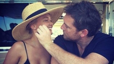 Lara Bingle and Sam Worthington have deleted all traces of their relationship from social media. 