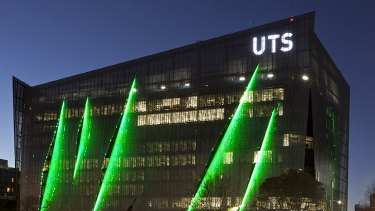 Combining architecture and technology ... the new UTS FEIT Building.