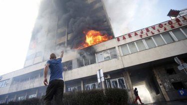 Government building on fire in Tuzla.