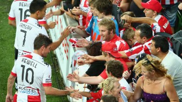Melbourne Heart players acknowledge the fans after the team defeated the Newcastle Jets at AAMI Park last weekend.