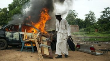 Some departing Muslims set their cars on fire as they could not take them in the convoy but did not want Christians to be able to use them.