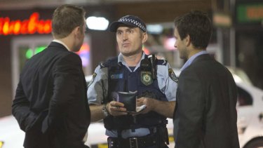 Police talk to Kings Cross patrons who "fail to quit" on the first weekend of the new 1.30am lockout rules