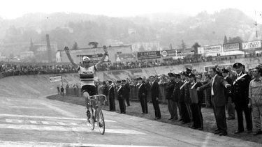 Fast Eddy ... Merckx wins the 1971 Giro di Lombardia after covering its 266 kilometres at an average speed of more than 39km/h.