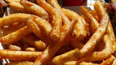 The US Food and Drug Administration is looking to ban artificial trans fat in processed food such as hot chips.