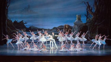 Drama, curses and birdwatching... the American Ballet Theatre presents a sumptous version of <i>Swan Lake</i>.