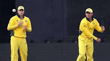 Ponting throws a tantrum as Australia grinds to victory