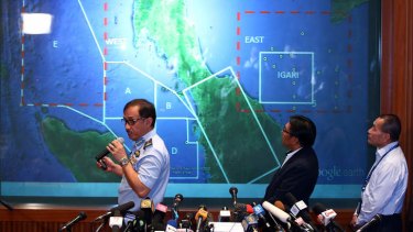 While Major General Datuk Affendi Buang briefs the media using traditional mapping tools, a US-based company has launched its own search using crowdsourcing technology.