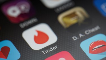 What does red dot mean tinder