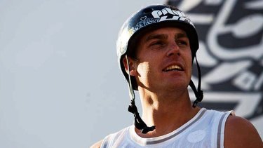 Champion BMX rider Dane Searls has died days after plunging dive from a Gold Coast balcony.