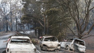 Vechicles on the Yea Road near Kinglake came to grief during the firestorm.