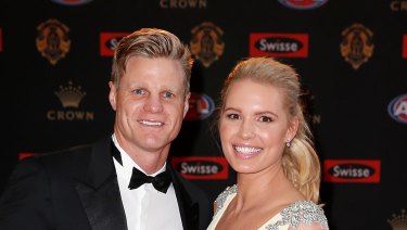 riewoldt wife adjusting football after catherine his