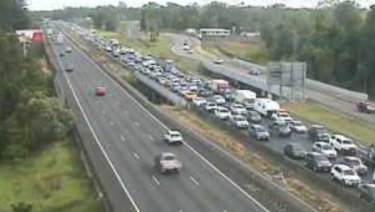 bruce southbound highway traffic crash after congestion hour delays 10km burpengary camera shows peak clear