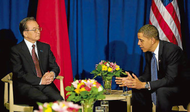 US President Barack Obama talking to Chinese Prime Minister Wen Jiabao in Copenhagen in 2015.