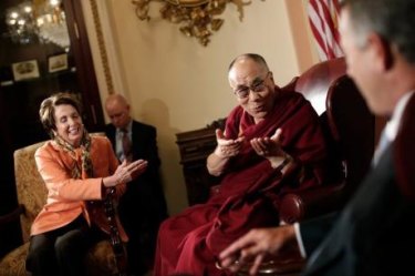 Nancy Pelosi, Dalai Lama ile ABD Capitol'de buluşuyor.