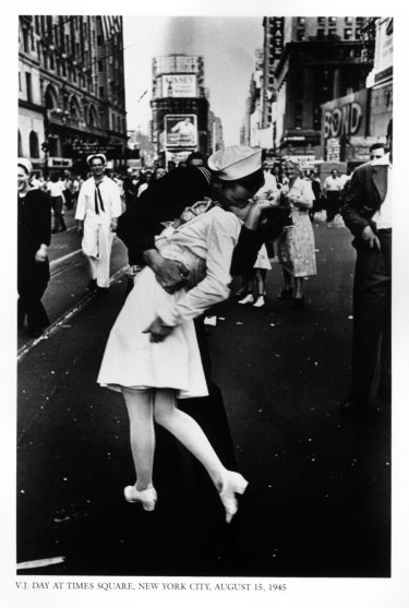 The photo of a sailor and a woman kissing in Times Square to celebrate the end of WWII became an iconic image. 