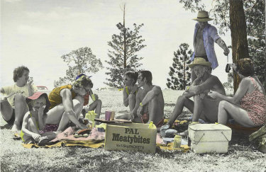 Ruth Maddison, Untitled #18, 1979, from the series  Christmas holidays with Bob’s family. Mermaid Beach, Queensland 1979. 