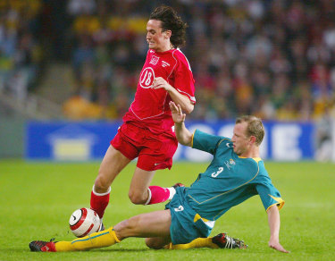 Steve Laybutt playing for the Socceroos against Turkey in 2004.