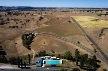 Bore water has many uses in inland NSW, such as filling the Molong Swimming Pool in the stateâ€™s central west. A pilot program has found about 10 per cent of bore water users were not compliant. 