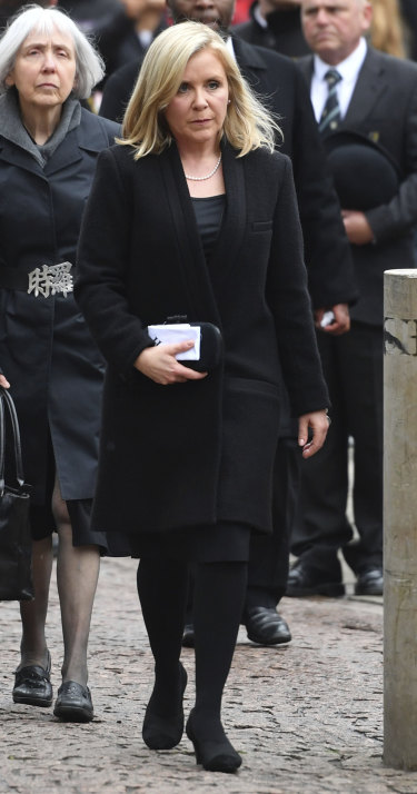 Family, friends and public gather for funeral of physicist Stephen Hawking