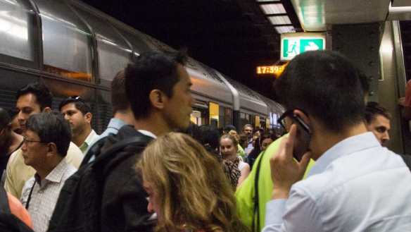 New migrants drive NSW population growth as birth rate slumps