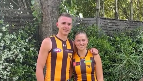 Hawthorn surprises AFLW draftee Maya Dear with a brown and gold reveal.