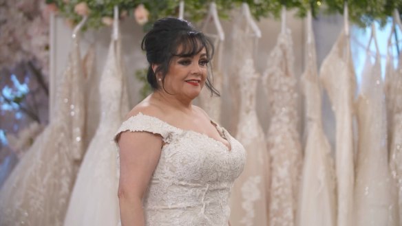 When 60-year-old Wendy found her racy dream dress, she was told "less is more" on Say Yes To The Dress: Lancashire on 9Now.