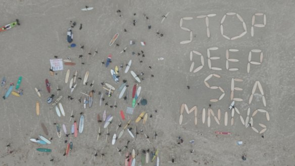 More than 600 Aussies have paddled out, calling on the Australian government to support a moratorium on deep sea mining at the International Seabed Authority meeting in Jamaica this week.