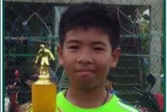 Akekarat Wongsookjan, known as Bill, is trapped in the Thai cave with the group.  