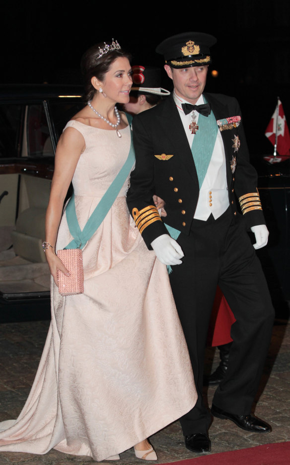 Mary, Crown Princess of Denmark wearing Zampatti at a royal dinner in March 2014.