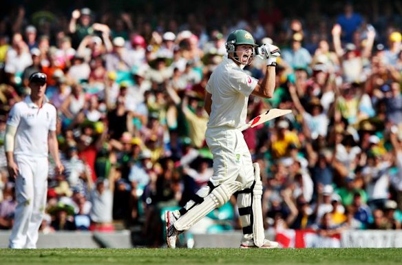 Steven Smith scores 100 runs.