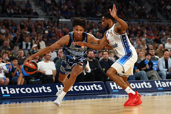 A estrela em ascensão da NBL, Dash Daniels, optou por deixar o Melbourne United.