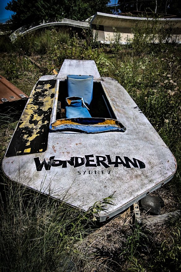 Australia's Wonderland at Eastern Creek, which takes it's name from the theme park of the same name at Tamarama, opened to much fanfare in 1985, by the then NSW Premier Neville Wran.