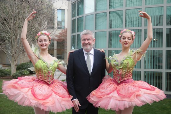 Mitch Fifield accepted a seat on a Burnes-chartered flight from Brisbane to Melbourne on January 30.
