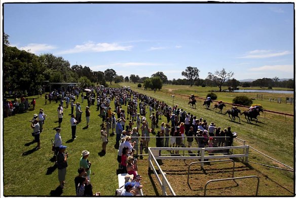 The idyllic surrounds of Yea racecourse.